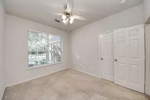 70 N Lace Arbor Dr, The Woodlands, TX 77382 - Photo 27