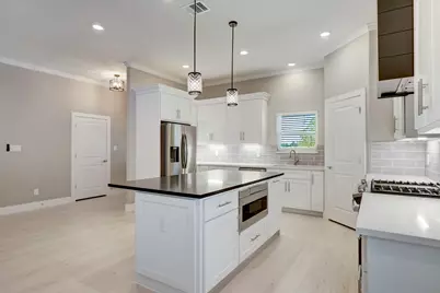 213 West, Kemah, TX 77565 - Photo 15