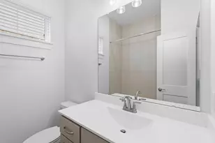 11816 S Pavillion Dr, Mont Belvieu, TX 77523 - Photo 7