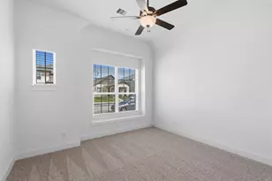 11816 S Pavillion Dr, Mont Belvieu, TX 77523 - Photo 9