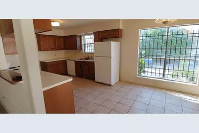 10822 Lynbrook Drive #a, Houston, TX 77042 - Photo 9