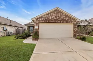 4154 Saltillo Lakes Dr, Baytown, TX 77521 - Photo 1