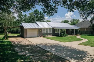 601 S Masonic St, Bellville, TX 77418 - Photo 3