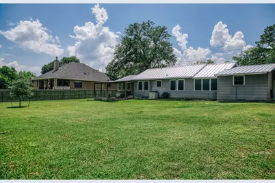 601 S Masonic Street, Bellville, TX 77418 - Photo 27