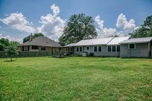 601 S Masonic St, Bellville, TX 77418 - Photo 27