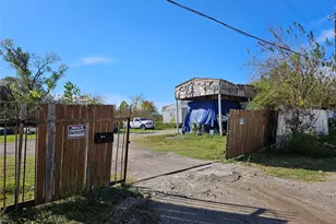 7826 Attwater St, Houston, TX 77028 - Photo 3