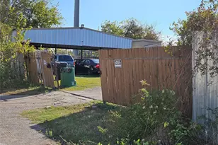 7826 Attwater St, Houston, TX 77028 - Photo 9