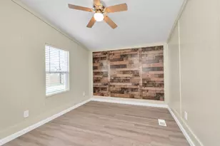 1206 Cindy Ln, Sealy, TX 77474 - Photo 17