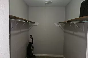 3618 Curry Ln, Dickinson, TX 77539 - Photo 9