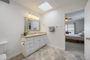 2230 S Piney Point Rd, Houston, TX 77063 - Photo 17