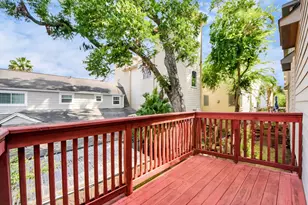 584 Bomar St, Houston, TX 77006 - Photo 13