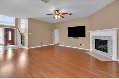 105 Kevin Court, La Porte, TX 77571 - Photo 9