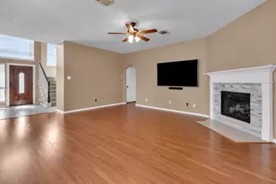 105 Kevin Ct, La Porte, TX 77571 - Photo 9