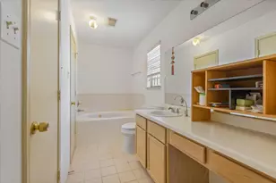 8052 Golf Green Cir, Houston, TX 77036 - Photo 23