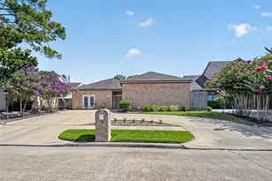 10310 Chevy Chase Dr, Houston, TX 77042 - Photo 1
