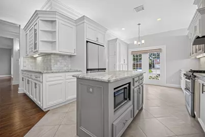 10310 Chevy Chase Drive, Houston, TX 77042 - Photo 11