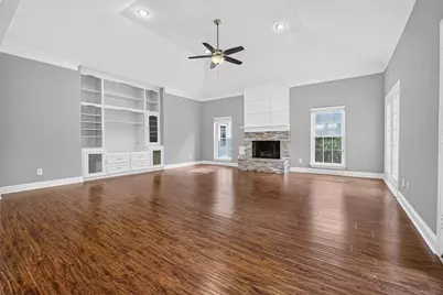 10310 Chevy Chase Drive, Houston, TX 77042 - Photo 5