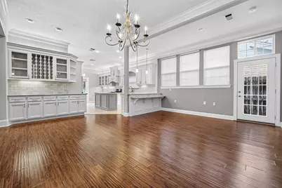 10310 Chevy Chase Drive, Houston, TX 77042 - Photo 9