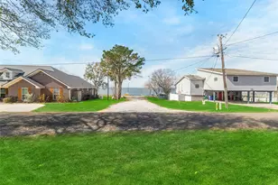 157 Lakeview Dr S, Livingston, TX 77351 - Photo 3