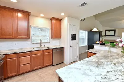 7215 Ravenswood, Missouri City, TX 77459 - Photo 9