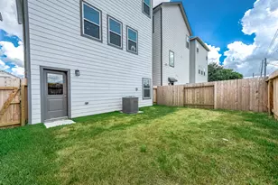 14970 Eagle Feather Dr, Houston, TX 77090 - Photo 35