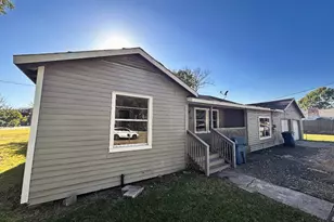 507 N Houston St, Webster, TX 77598 - Photo 1