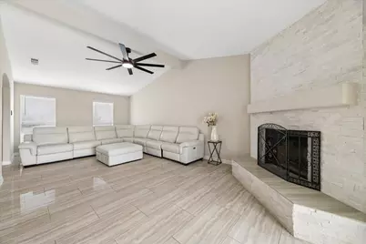5015 Kleinmeadow Court, Houston, TX 77066 - Photo 17