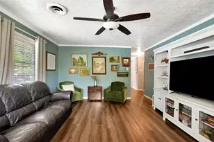 202 W Limit St, Madisonville, TX 77864 - Photo 11