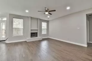 15 Shinyrock Pl, The Woodlands, TX 77381 - Photo 3