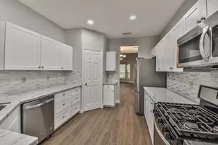 15 Shinyrock Pl, The Woodlands, TX 77381 - Photo 9