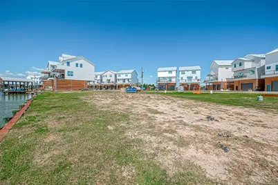 43 Commander Runco Lane, Taylor Lake Village, TX 77586 - Photo 11