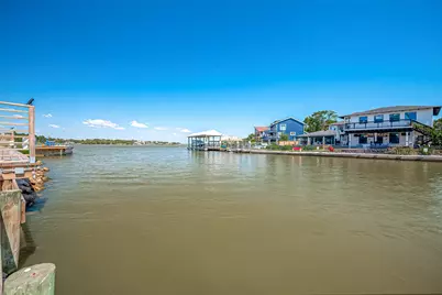 43 Commander Runco Lane, Taylor Lake Village, TX 77586 - Photo 7