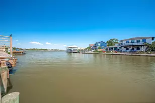 43 Commander Runco Ln, Taylor Lake Village, TX 77586 - Photo 7