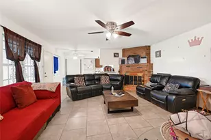 954 W Bertrand St, Houston, TX 77088 - Photo 9