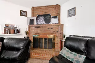 954 W Bertrand St, Houston, TX 77088 - Photo 11