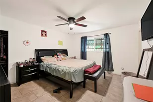 954 W Bertrand St, Houston, TX 77088 - Photo 17