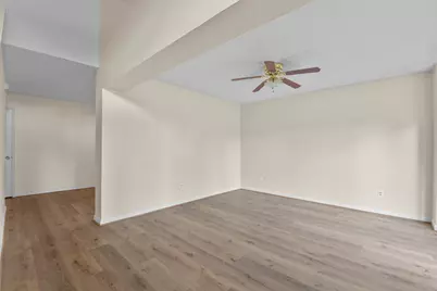 4911 Silver Fox Drive, Houston, TX 77066 - Photo 7
