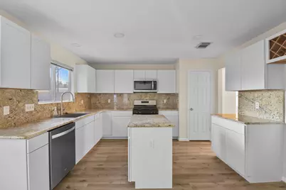 4911 Silver Fox Drive, Houston, TX 77066 - Photo 13