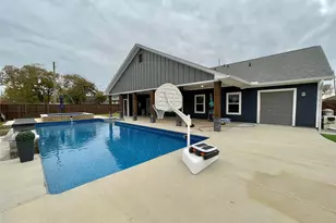 218 N Avenue A, Freeport, TX 77541 - Photo 41