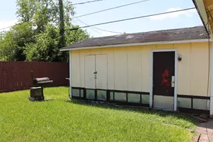 5802 Overdale St, Houston, TX 77033 - Photo 7