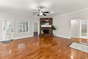 455 Cherry Hills Dr, Huntsville, TX 77340 - Photo 11