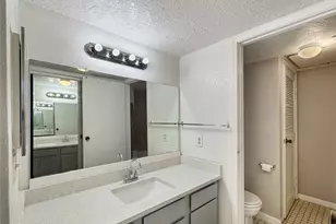 2021 Spenwick Dr, Houston, TX 77055 - Photo 13