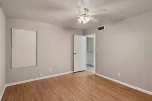 2021 Spenwick Dr, Houston, TX 77055 - Photo 3