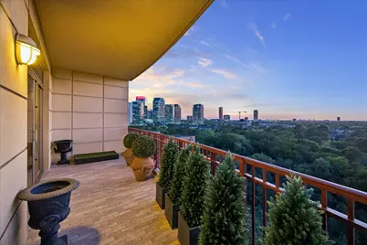 1000 Uptown Park Boulevard #101, Houston, TX 77056 - Photo 27