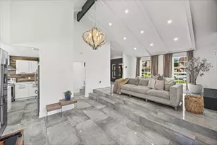 10826 Sageburrow Dr Dr, Houston, TX 77089 - Photo 9