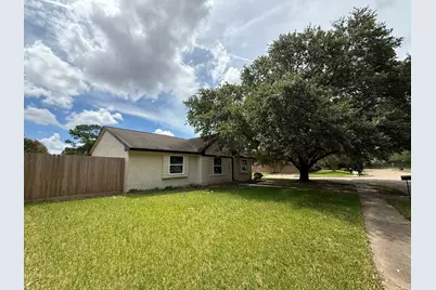 2227 Cherry Bend Dr, Houston, TX 77077 - Photo 1