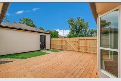 2227 Cherry Bend Dr, Houston, TX 77077 - Photo 21