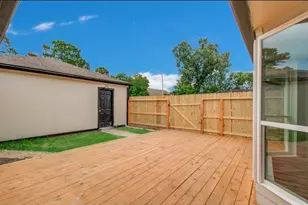 2227 Cherry Bend Dr, Houston, TX 77077 - Photo 21