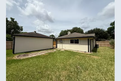 2227 Cherry Bend Dr, Houston, TX 77077 - Photo 3
