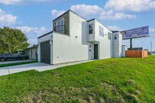 2111 Ontario St, Baytown, TX 77520 - Photo 1